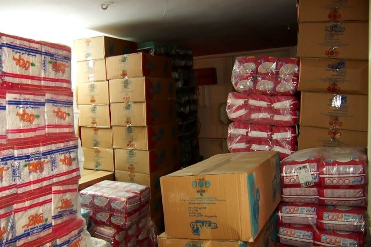 احتکار پوشک و دستمال کاغذی در بروجرد