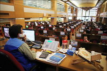 عرضه اوراق سلف موازی استاندارد اوره در بورس کالا