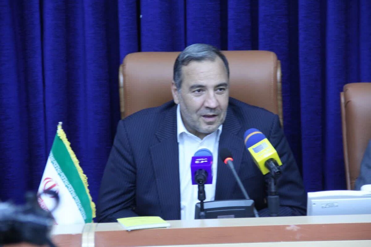 استاندار.