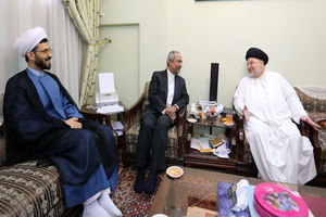 امروز باید دولت، مرجعیت و مردم در کنار یکدیگر و در مسیر واحد حرکت کنند