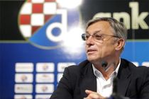 باید مراقب باشیم، فوتبال قابل پیش‌بینی نیست