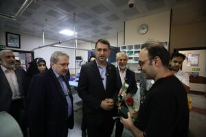 بازدید مدیرعامل سازمان منطقه آزاد کیش از بیمارستان؛ تأکید بر پیگیری مطالبات پرستاران