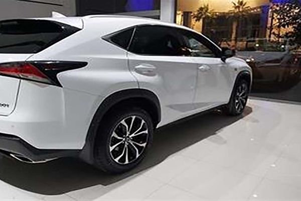 ورود خودروهای سواری عراقی گذر موقت از مرز چذابه شروع شد