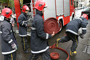 هفت شهروند گرفتار در دود و آتش نجات یافتند