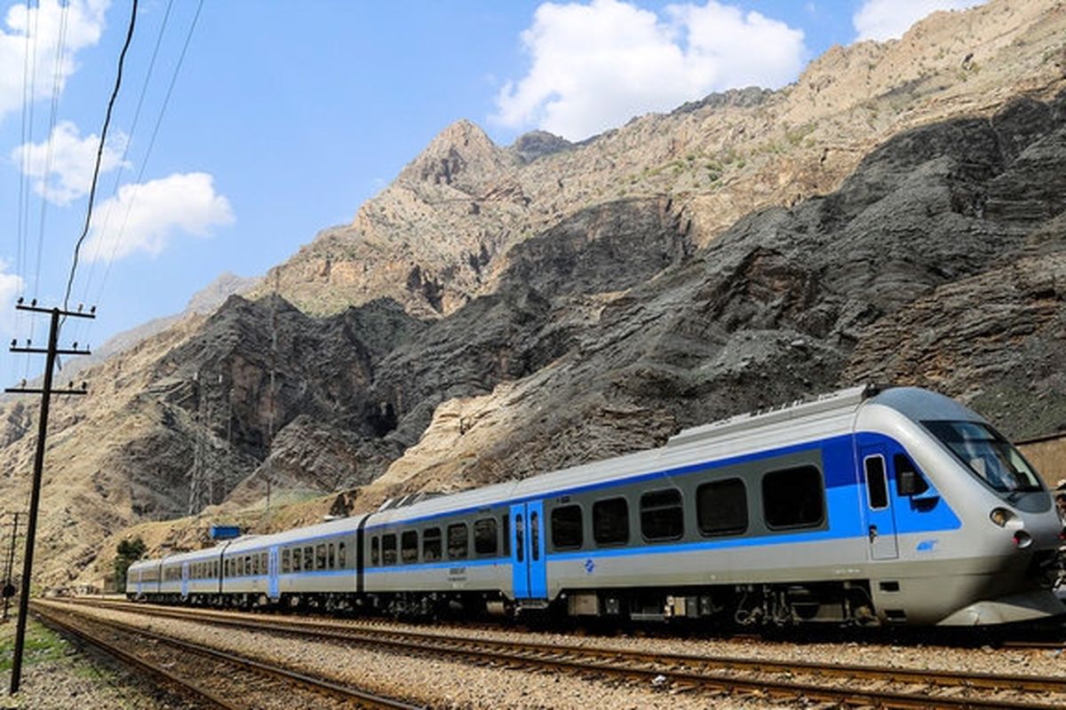 قطار بین شهری 