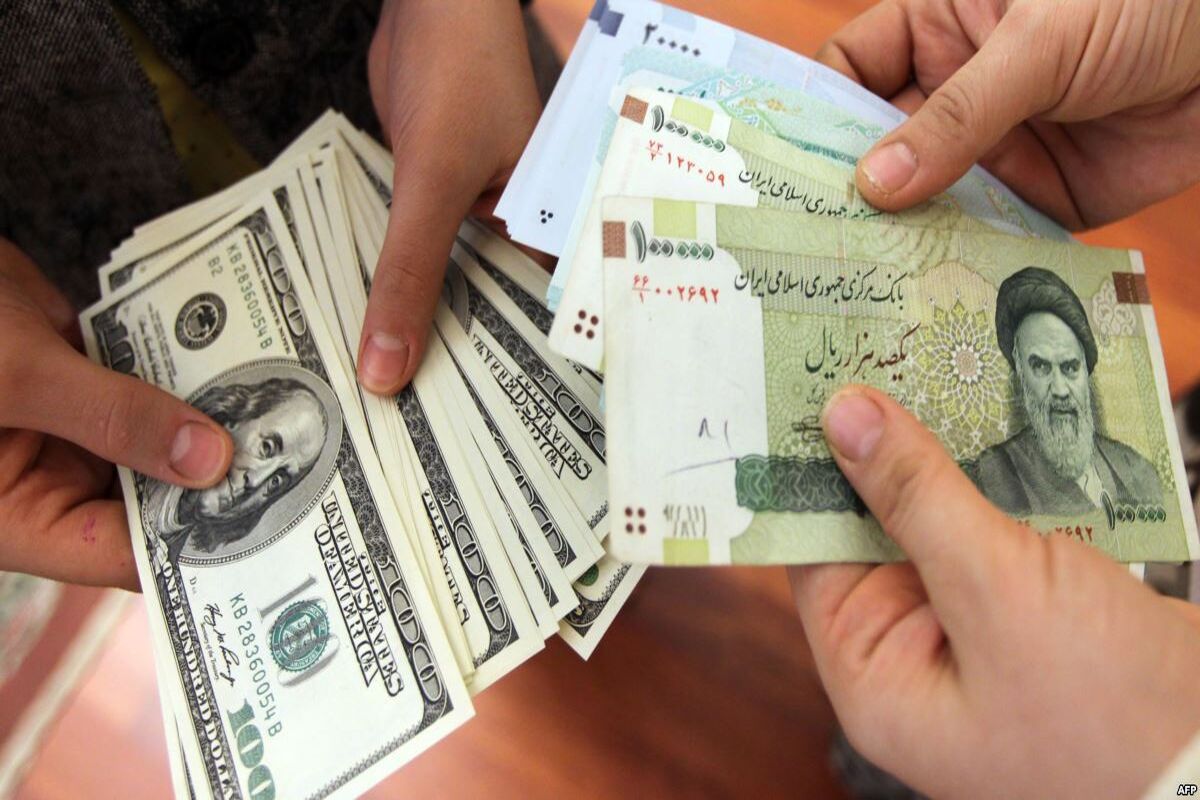 اصفهان- سایت غیرقانونی فروش ارز
