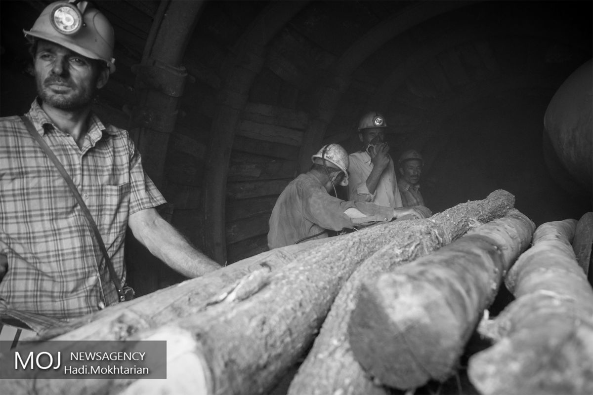 امداد رسانی به معدنچیان یورت در استان گلستان ادامه دارد