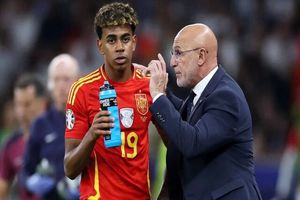 سرمربی اسپانیا قهرمانی جهان را منوط به صعود دانست