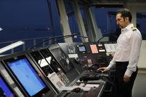 آغاز نخستین دوره دریانوردی افسردوم کشتی های اقیانوس پیما در هرمزگان