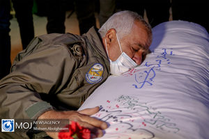 وداع با پیکر خلبان شهید بیرجند بیک محمدی