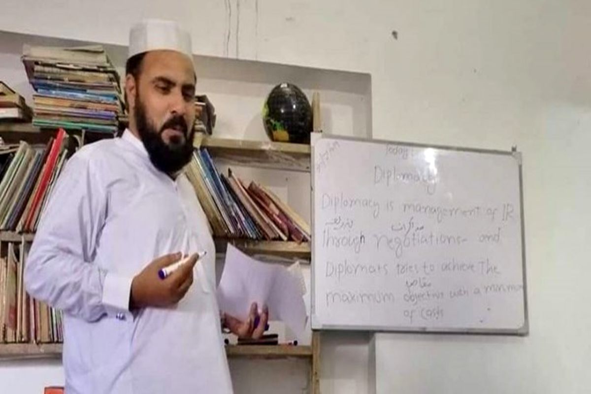 مولوی عبدالحی مطمئن