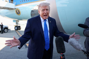 ترامپ بازهم مدعی تصمیم گیری در آینده نزدیک در مورد  ایران شد
