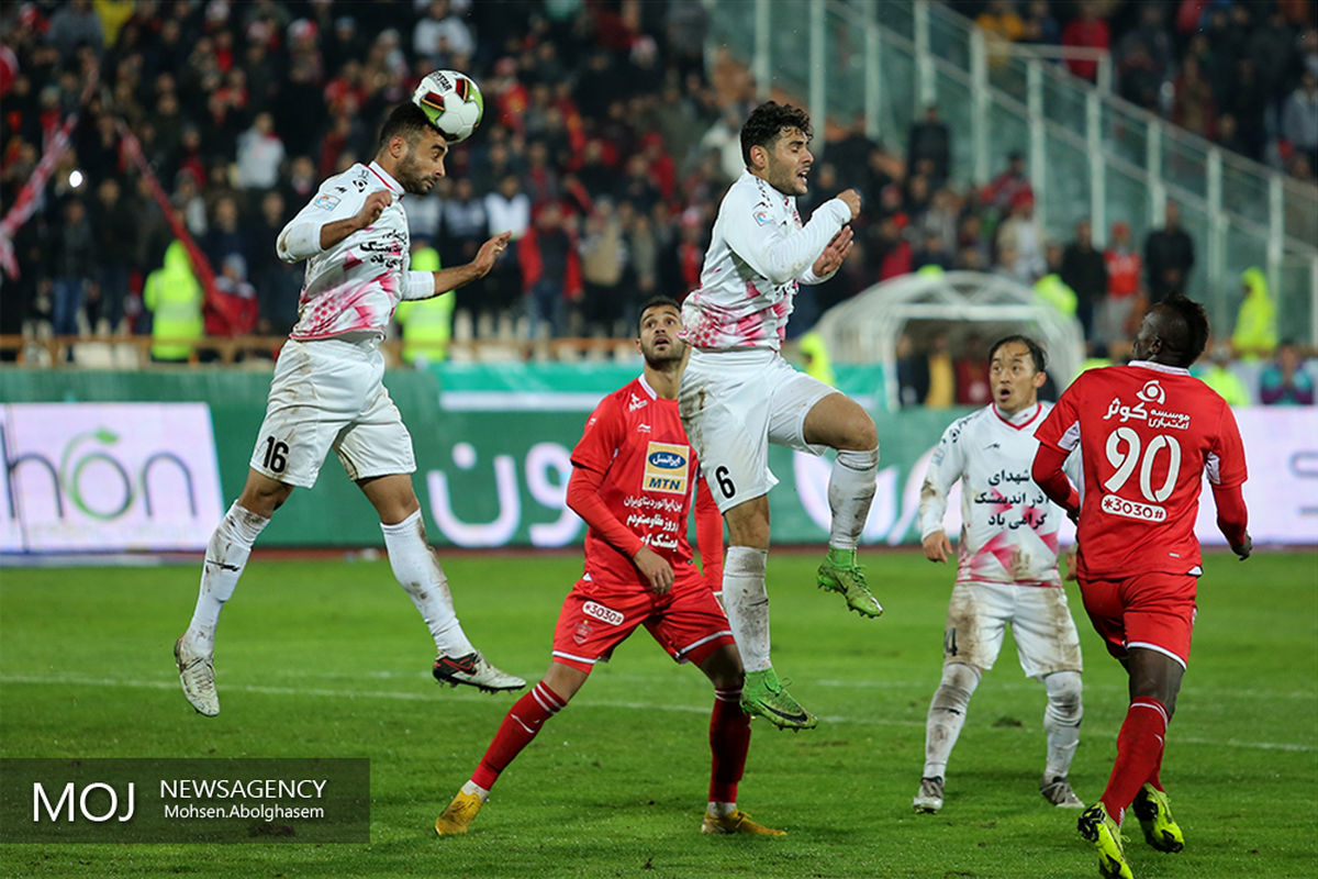 دیدار تیم های فوتبال پرسپولیس و تراکتورسازی تبریز