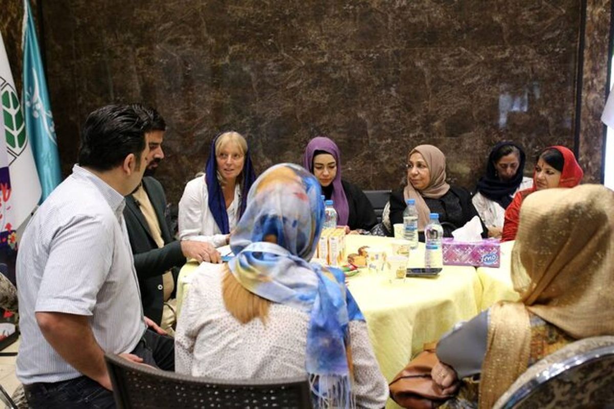 نشست هم‌اندیشی سینماگران بخش بین‌الملل جشنواره فیلم حوا