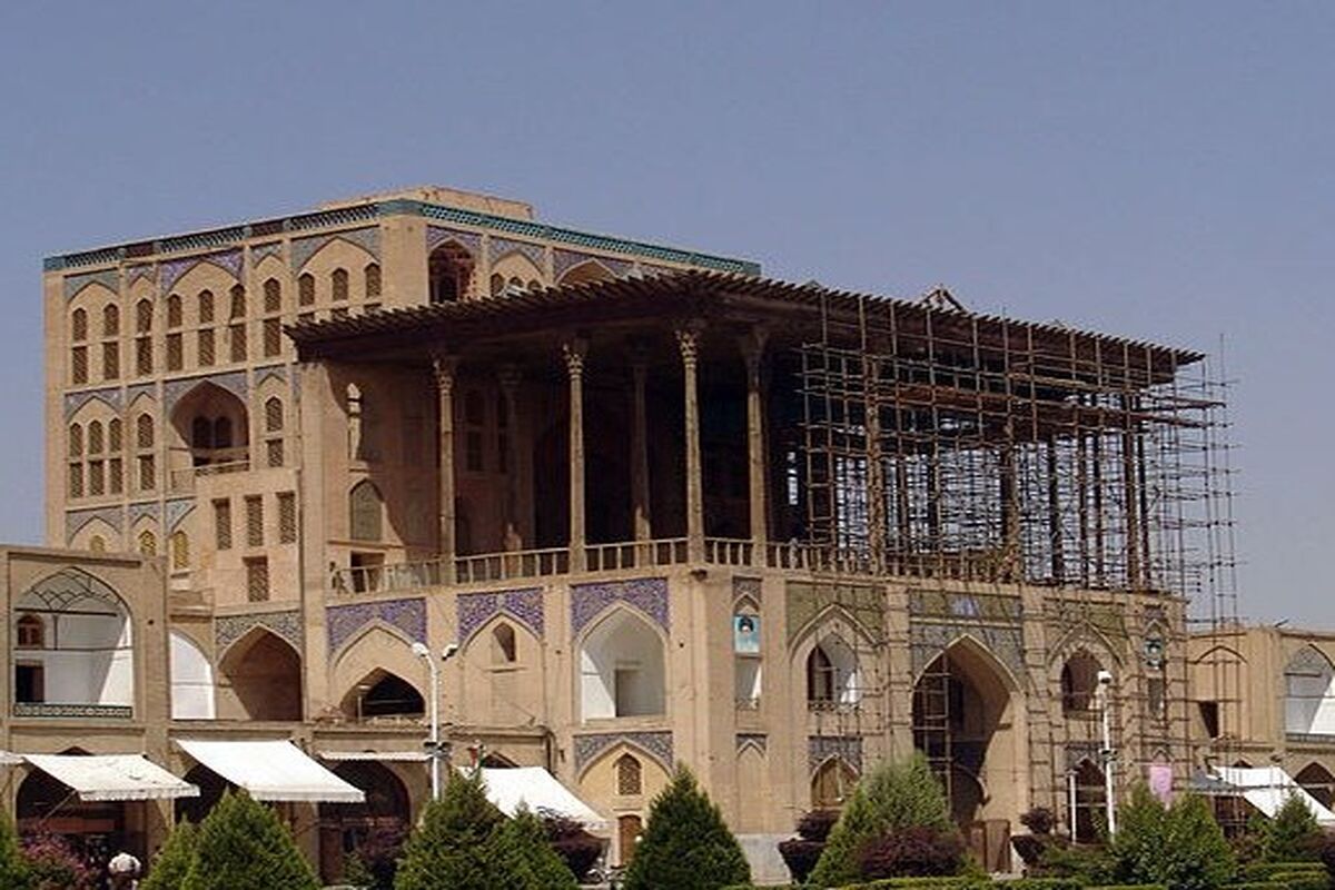 اصفهان- کاخ عالی قاپو