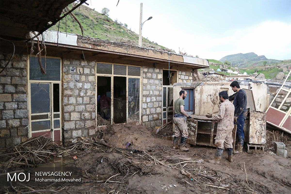 حضور جهادگران در مناطق سیل زده لرستان