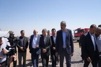سفر وزیر نیرو به اردستان برای افتتاح نیروگاه خورشیدی و بررسی طرح‌های زیرساختی