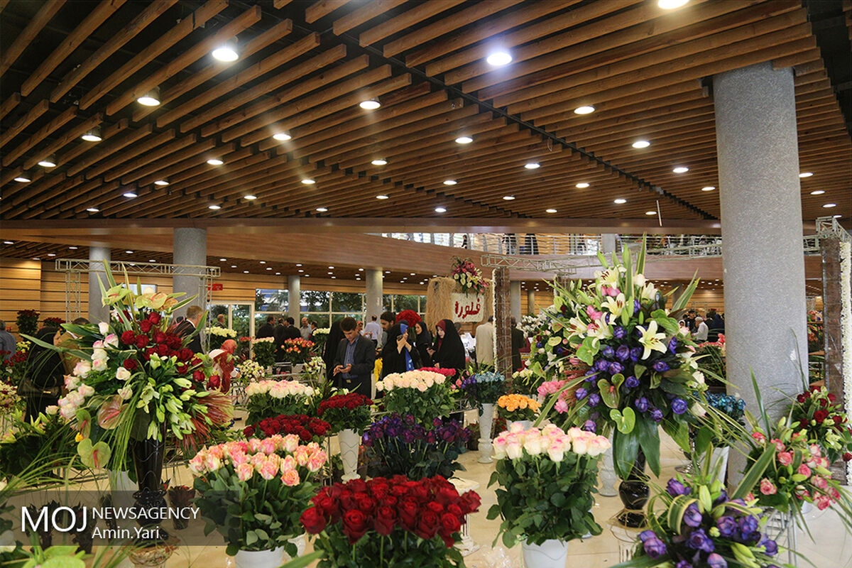 بازدید رییس شورای شهر تهران از نمایشگاه گل و گیاه