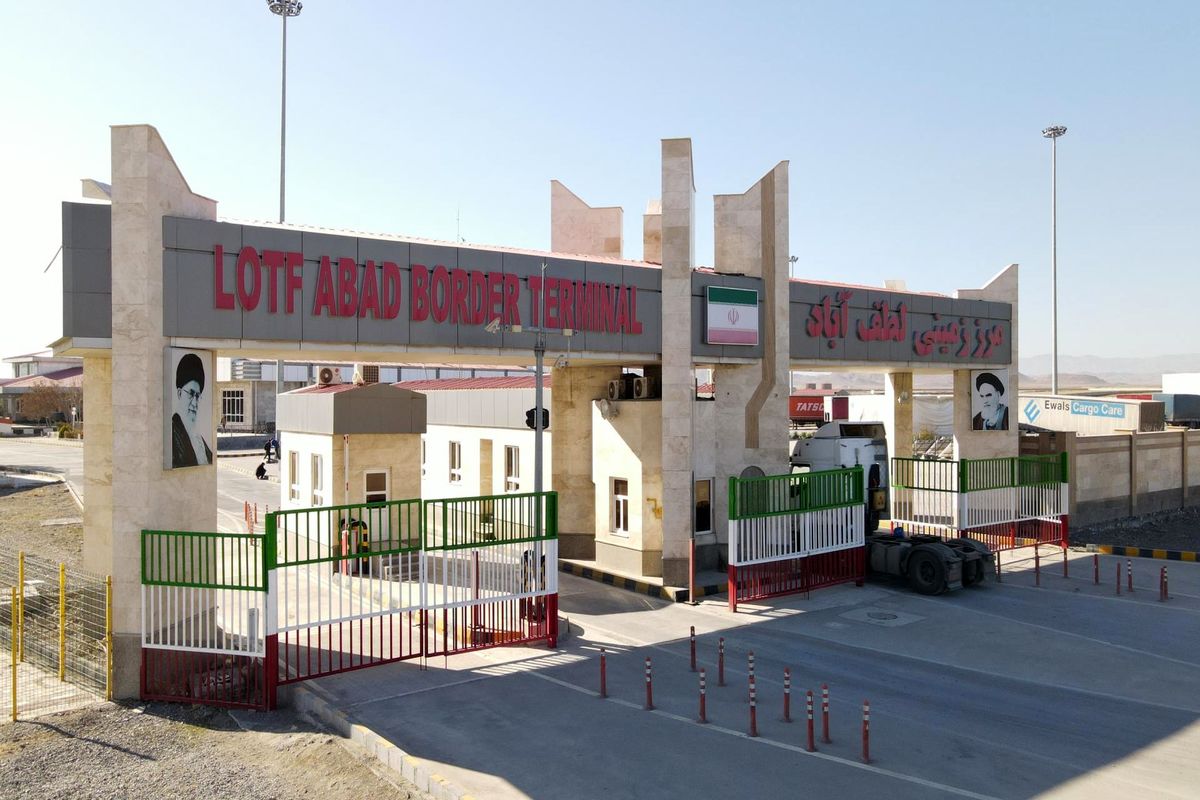 ترانزیت کالا از مرز لطف آباد