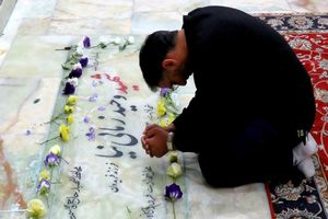 گلباران مزار شهدای مدافع حرم در حرم عبدالعظیم(ع)