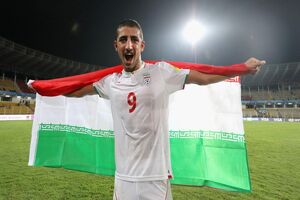 اولین صید آبی‌ها از تیم‌ ملی نوجوانان/ الهیار صیادمنش قرارداد 5 ساله با استقلال بست