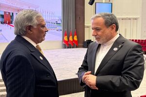 وزرای خارجه ایران و پاکستان در بیشکک دیدار کردند