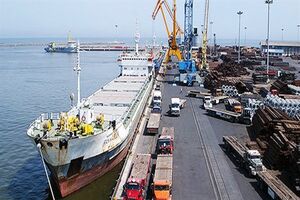 تناژ حمل شده کالا از بندر امیر آباد 10  درصد افزایش یافت