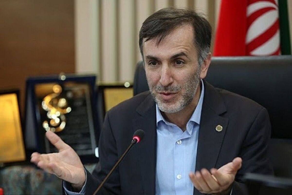 حمید زادبوم