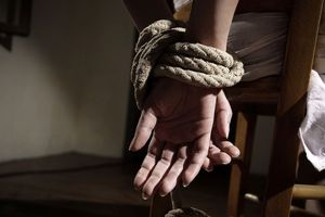 گروگانگیری خانوادگی به دلیل اختلافات مالی در لامرد