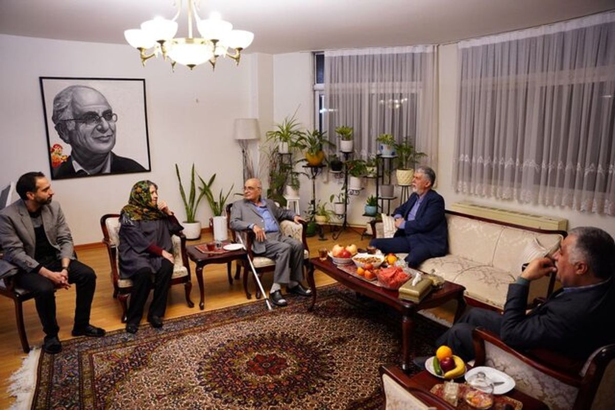 وزیر فرهنگ و ارشاد اسلامی