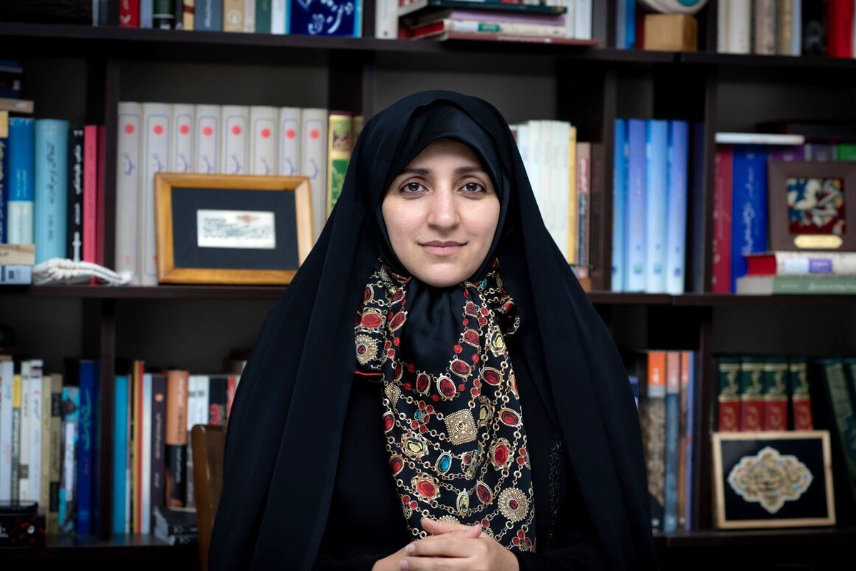 زهرا بهروزآذر