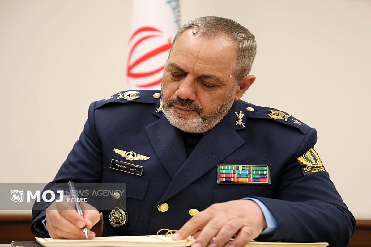 عزیز نصیرزاده + وزیر دفاع