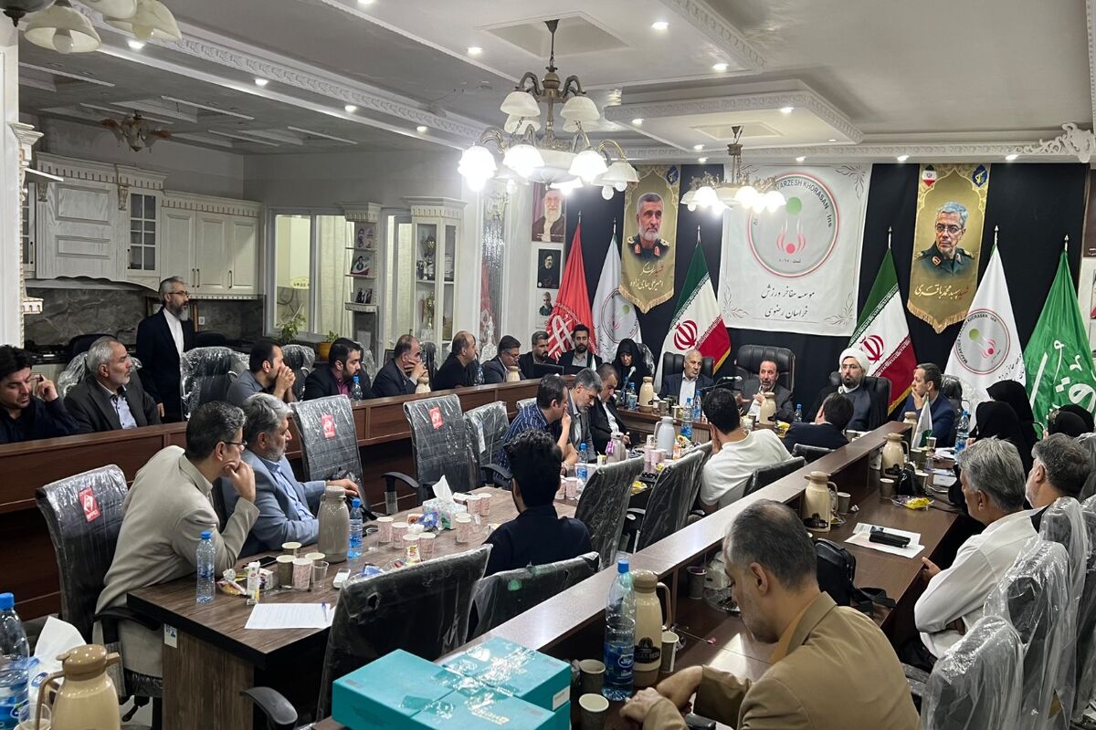 نشست احزاب اعتدالی خراسان رضوی با محمود واعظی