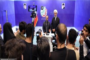 دشمن برای جلوه دادن دستاوردها به عنوان نقطه ضعف تلاش می‌کند