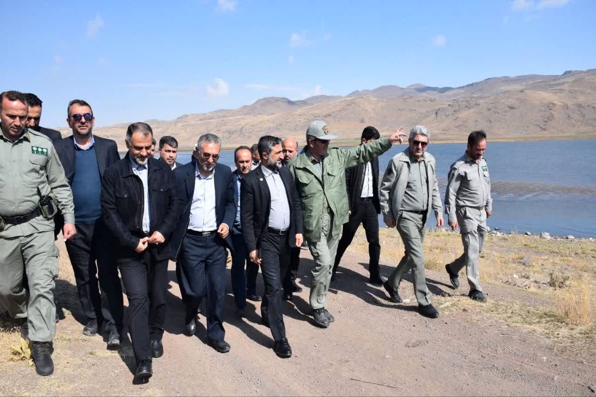 استاندار در بازدید از تالاب نئور