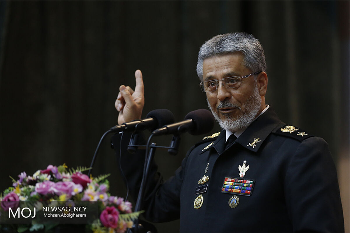 تقدیر از پژوهشگران نمونه دانشگاه دافوس ارتش