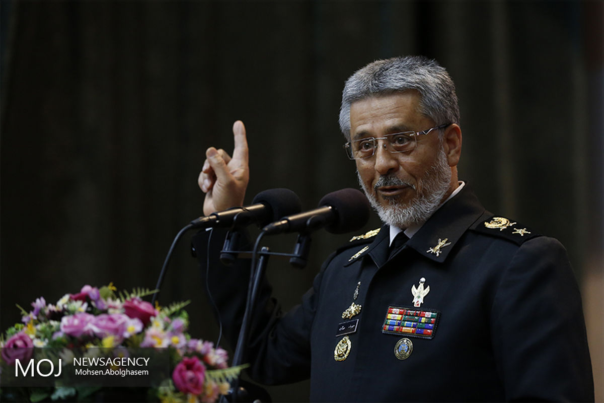 تقدیر از پژوهشگران نمونه دانشگاه دافوس ارتش