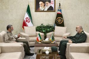 فرمانده کل سپاه با سرلشکر موسوی دیدار کرد