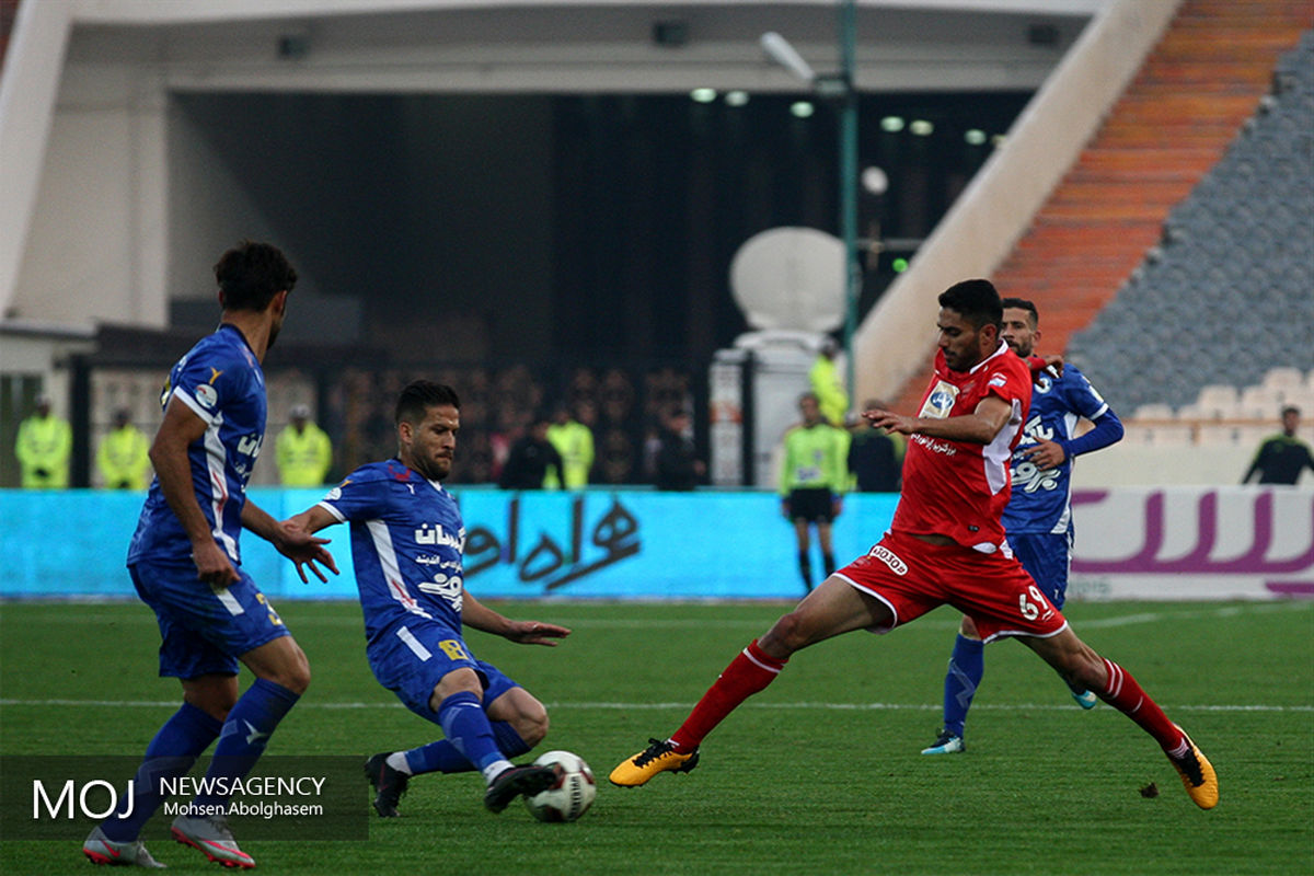 دیدار تیم های فوتبال پرسپولیس و استقلال خوزستان
