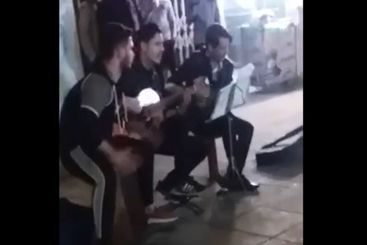  نوازندگان جوان در شهر رشت