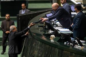 رئیس جمهور لایحه بودجه ۱۴۰۴ را تقدیم مجلس کرد