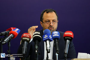 وزیر اقتصاد علت اختلاف بخش اول و دوم لایحه بودجه را توضیح داد