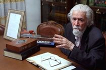 حمید سبزواری، شاعر شاعرانه‌های انقلاب/ جلوه‌های پایداری و مقاومت در شعر سبزواری