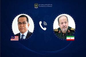 وزرای دفاع ایران و مالزی بر توسعه همکاری‌های دفاعی و نظامی تاکید کرد