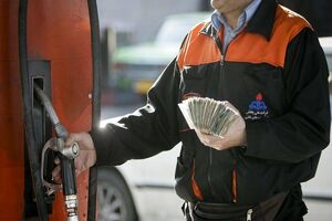 دولت هنوز برنامه ای برای افزایش نرخ بنزین به مجلس ارائه نکرده است