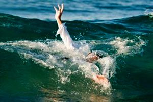 جوان ۲۵ ساله پره سری در دریا غرق شد