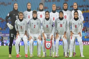 لحظه ورود بانوان فوتبالیست به کشور + فیلم