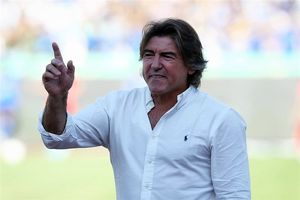 وقتی نمی توانی پول کسی را بدهی، نباید با او مبارزه کنی