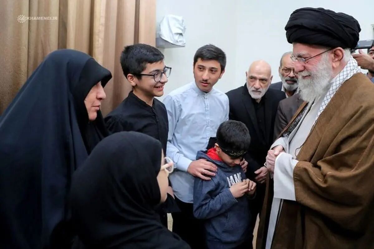 رهبر انقلاب