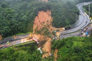 9 gold miners trapped by landslide in Turkey